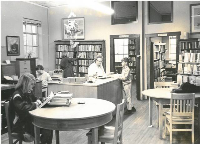 260556_460747787452865_3740593916490942764_n